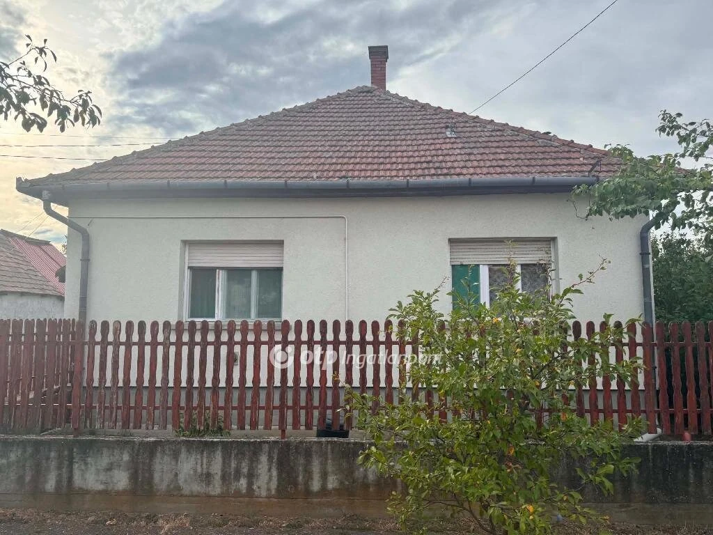 Részben felújítandó családi ház, Tápiógyörgye