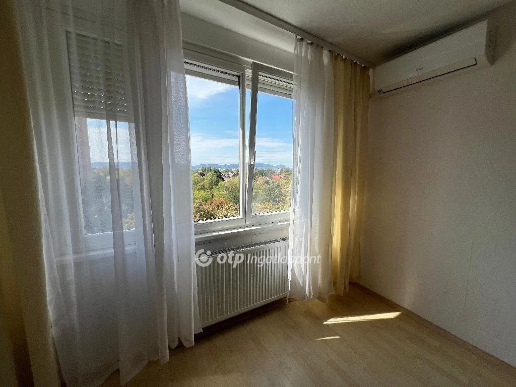 Eladó Lakás, Budapest 15. ker.