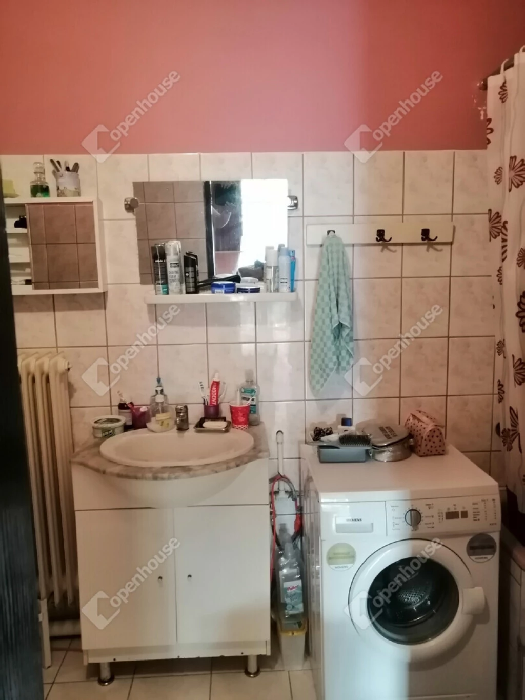 Kreatív új tulajdonosát keresi......