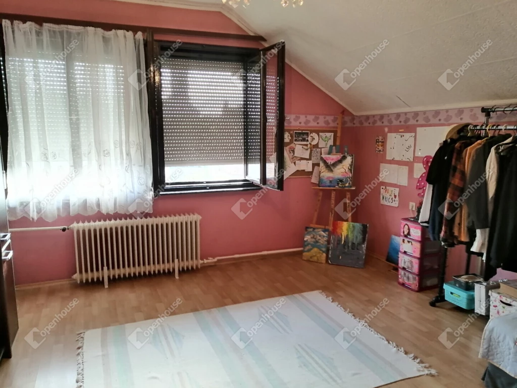 Kreatív új tulajdonosát keresi......