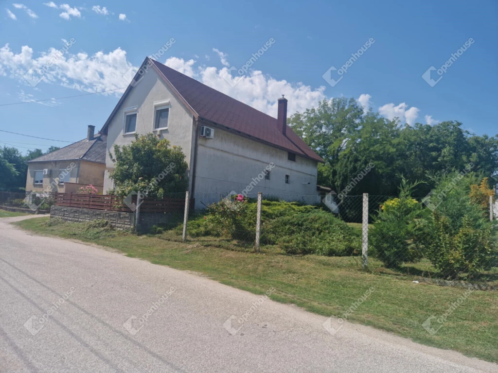 For sale house, Ászár