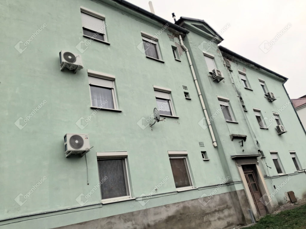 For sale brick flat, Komárom, Mártírok útja