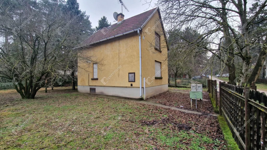 For sale house with a garden, Komárom, Koppánymonostor