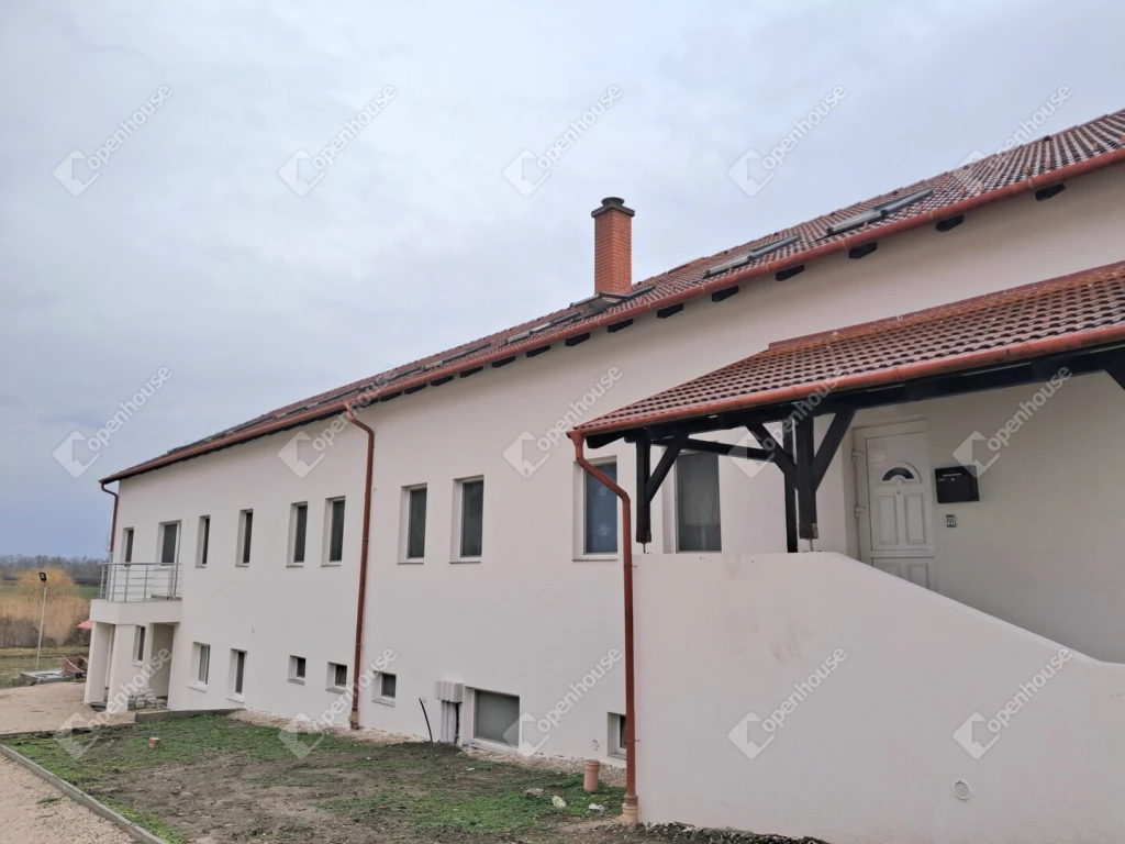 c3-2-name c2-19-name, Komárom, Szőny, Széchenyi István utca