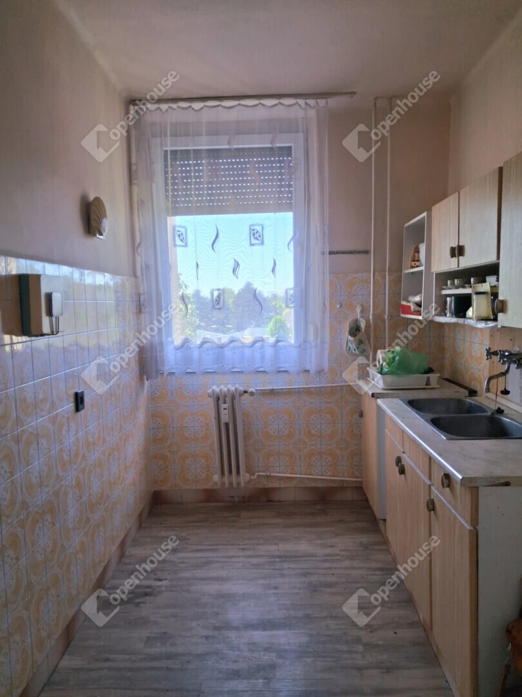 Almásfüzítőn eladó 2 szobás erkélyes lakás panorámával