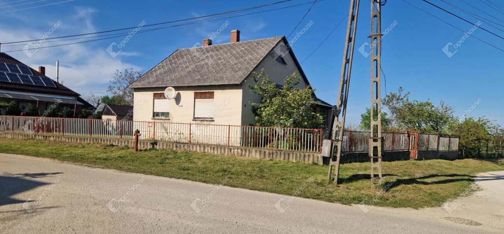Kreatív új tulajdonosát keresi...