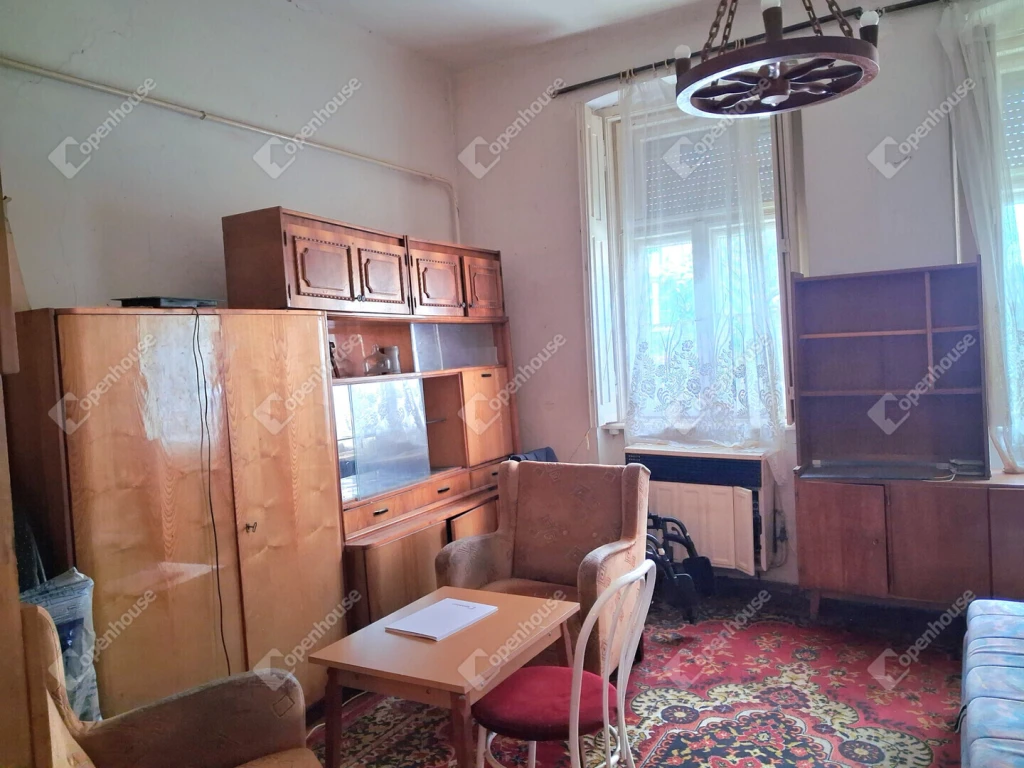 Komárom központjában  3 szobás, 110 m2-es,családi ház eladó