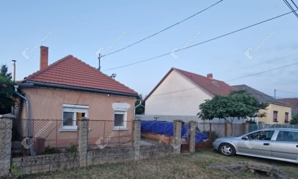 Kis ház, nagy lehetőségek – gazdálkodásra is ideális!