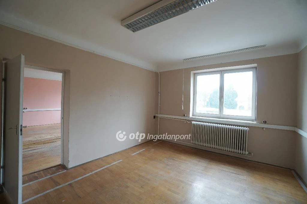 For rent store, Sopron