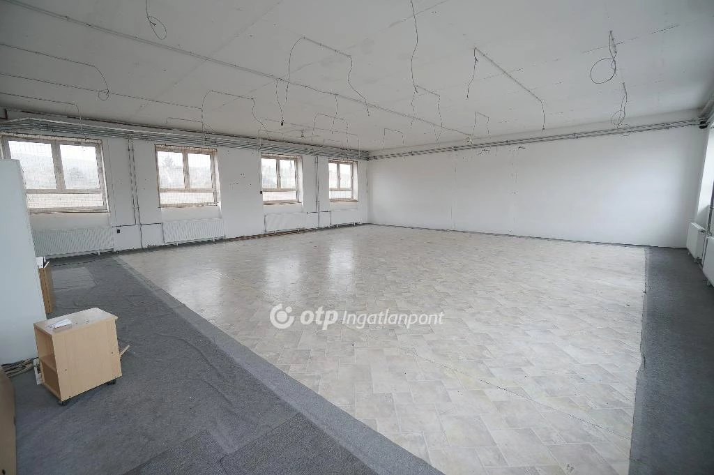 For rent store, Sopron