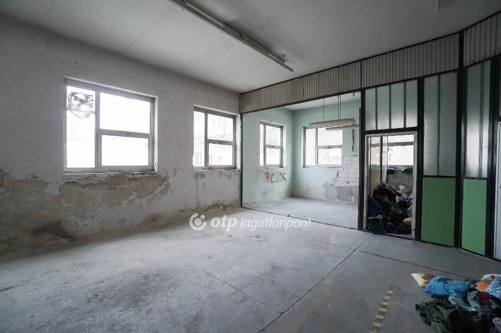 Kiadó Üzlethelyiség, Sopron