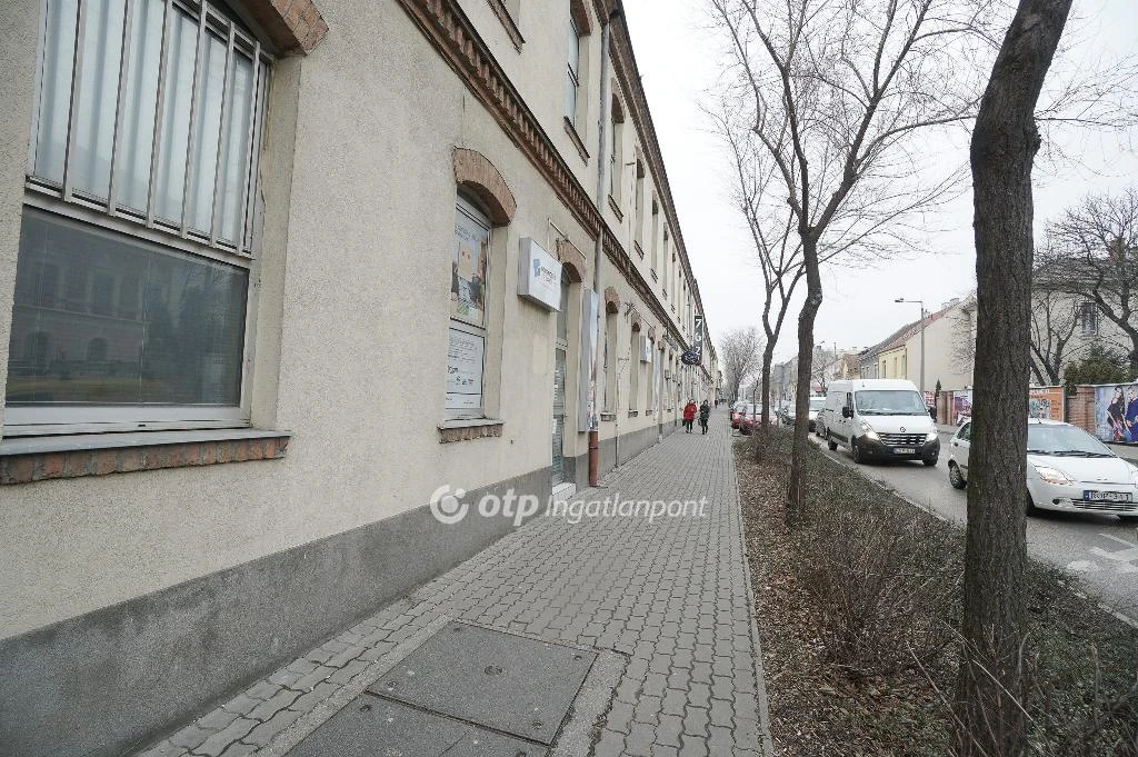 c3-2-name c2-69-name, Sopron