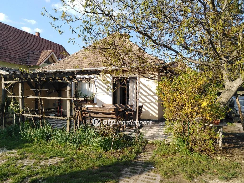 For sale house, Lesencetomaj