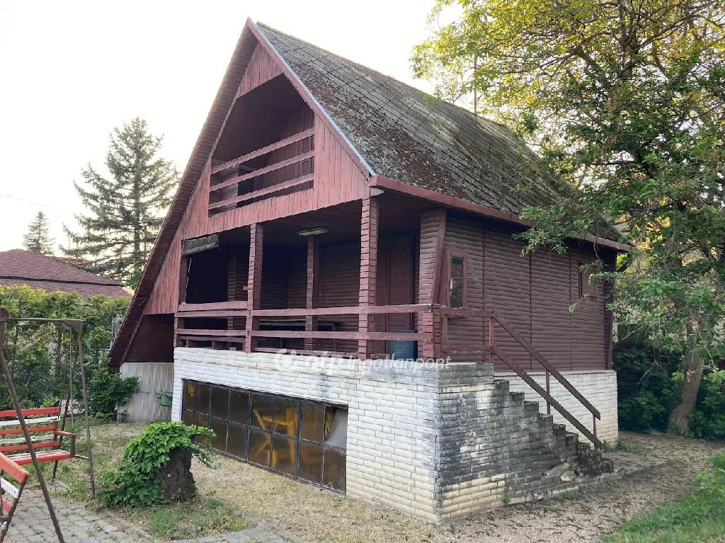 For sale house with a garden, Gárdony