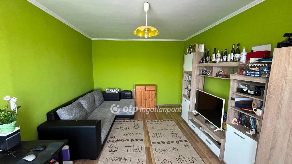 For sale panel flat, Gárdony