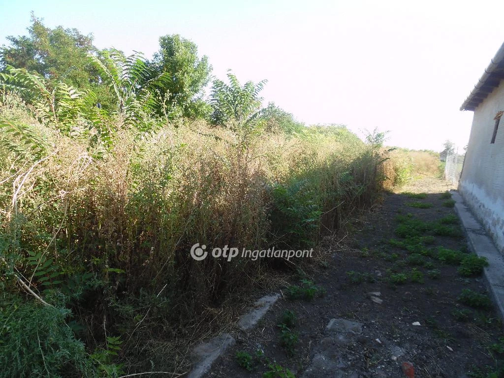 For sale building plot, Kömlő