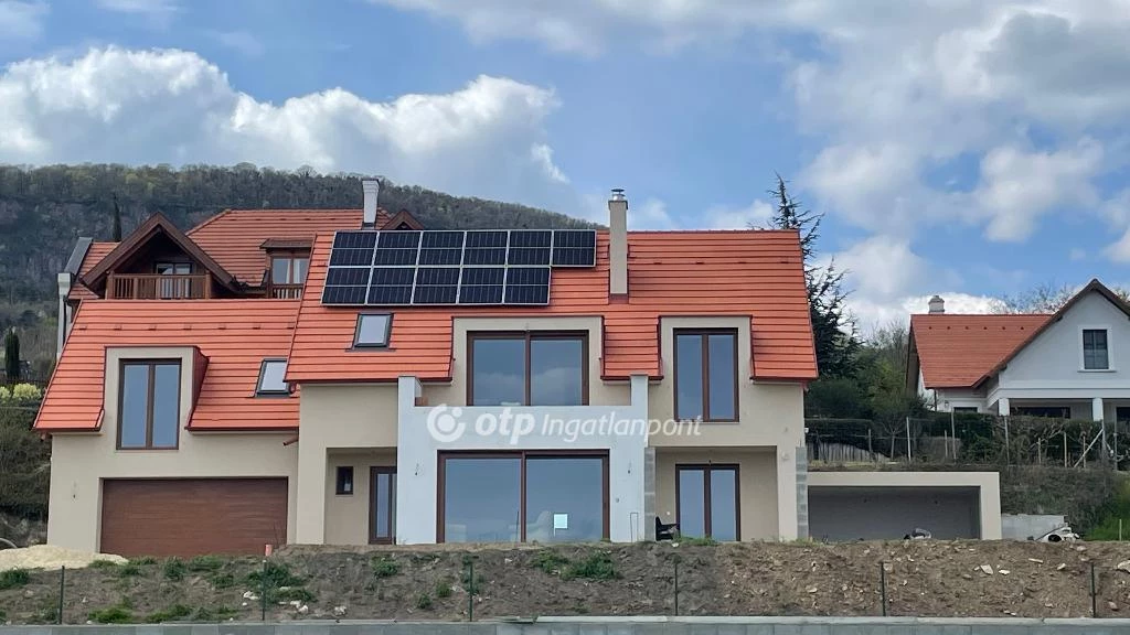 For sale house with a garden, Badacsonytomaj