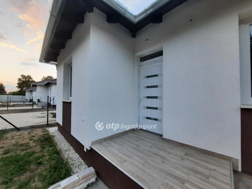 For sale semi-detached house, Monorierdő