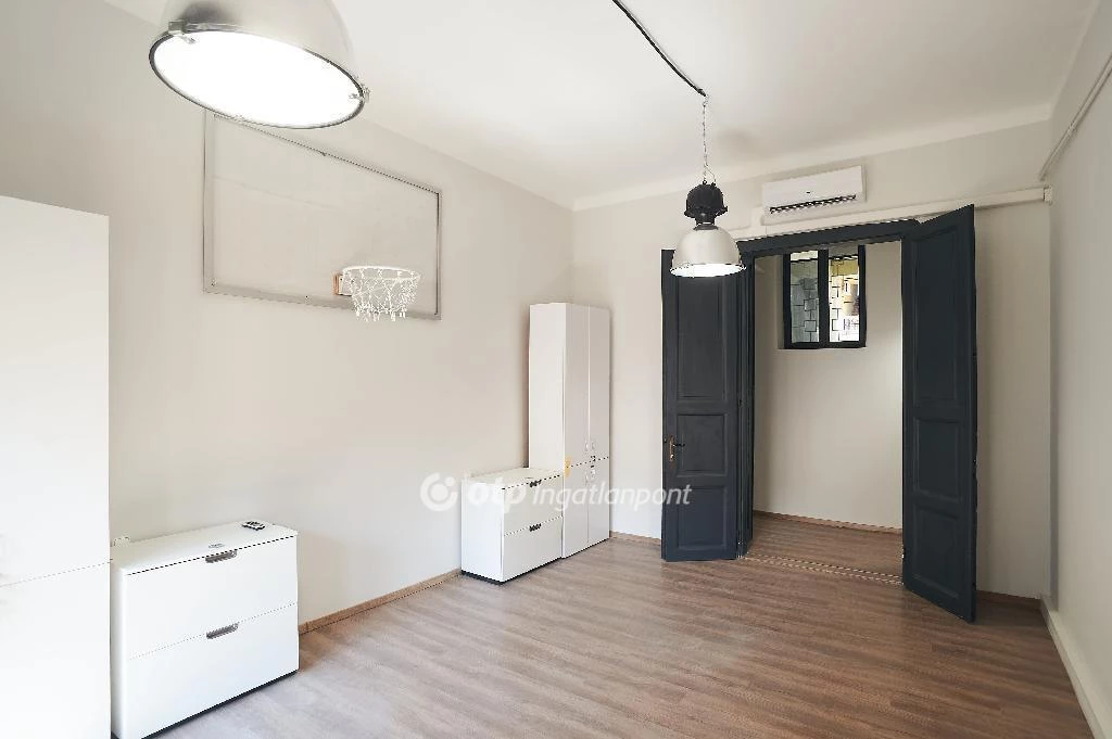 Eladó Lakás, Budapest 6. ker.