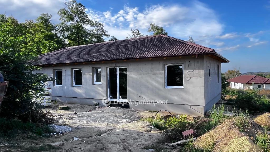 For sale brick flat, Pilisjászfalu