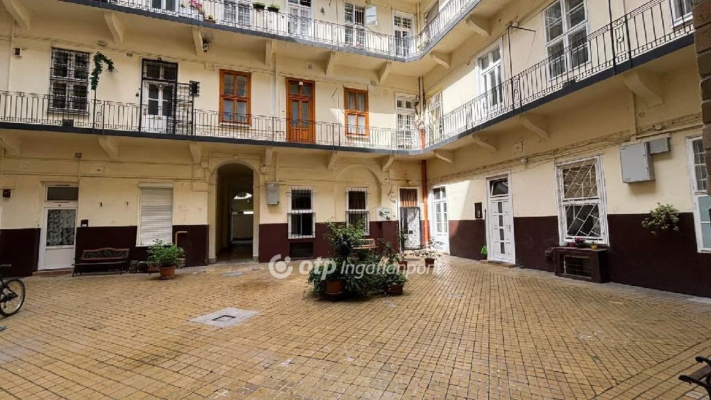 Eladó Lakás, Budapest 8. ker.