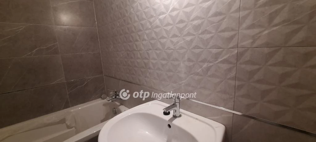 Eladó Lakás, Budapest 4. ker.