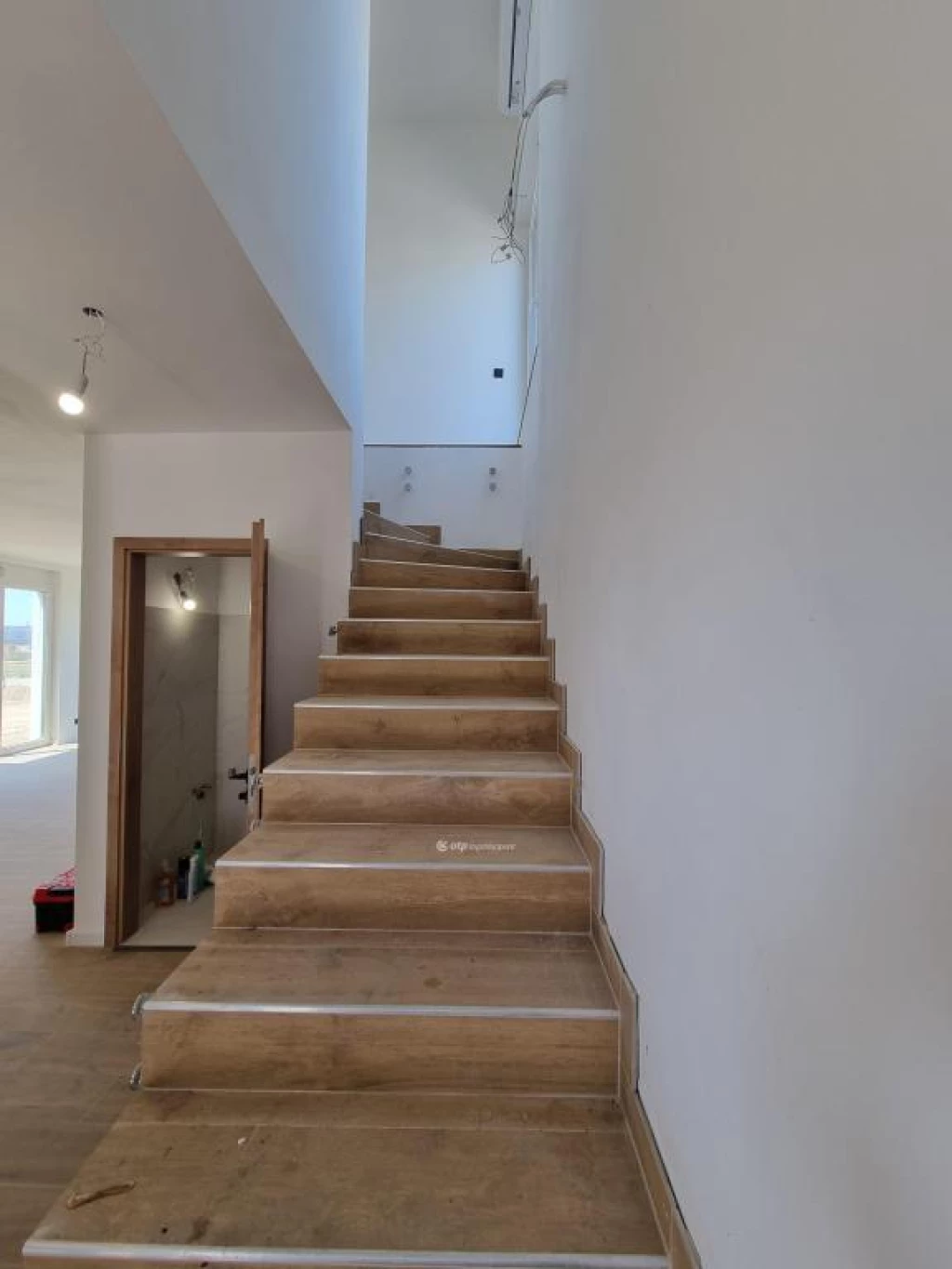 Eladó Ház, Budajenő