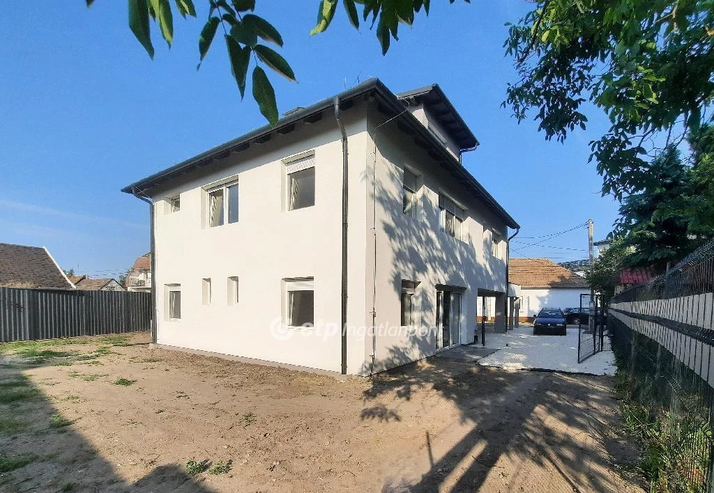 For sale brick flat, Albertirsa