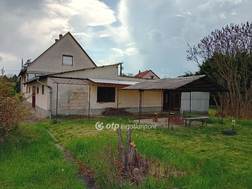 Eladó Ház, Domoszló