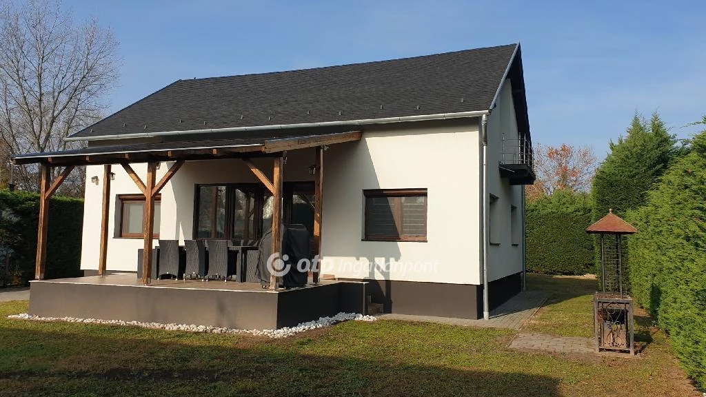 Eladó Ház, Balatonföldvár