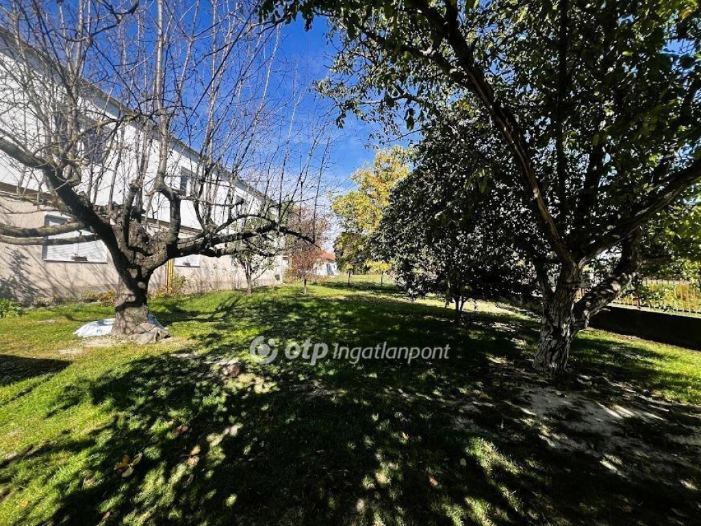 For sale brick flat, Dunavecse