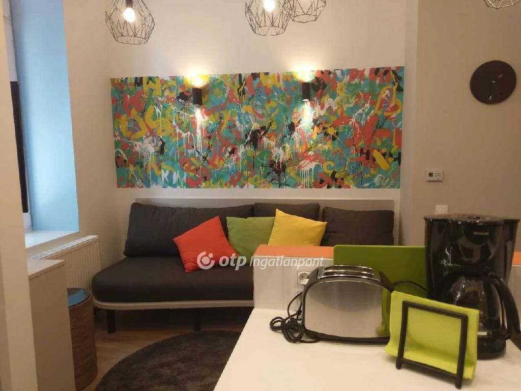 For sale brick flat, Budapest VI. kerület