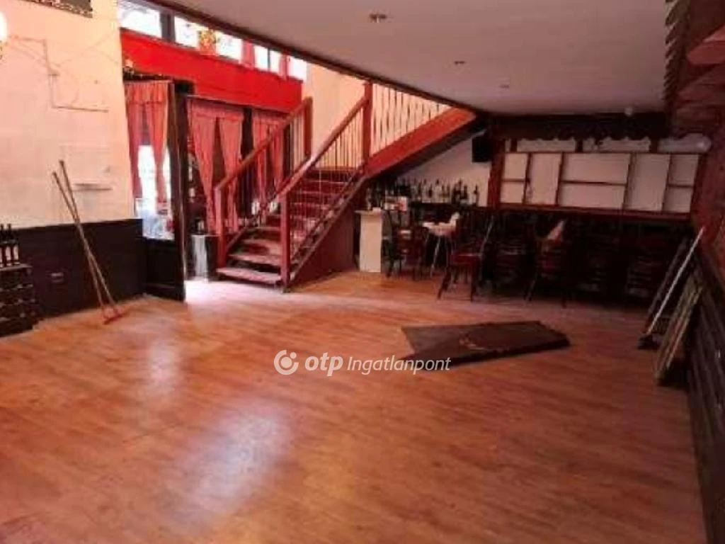 Eladó Üzlethelyiség, Budapest 9. ker.