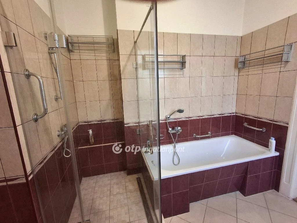 c3-1-name c2-1-name, Budapest II. kerület