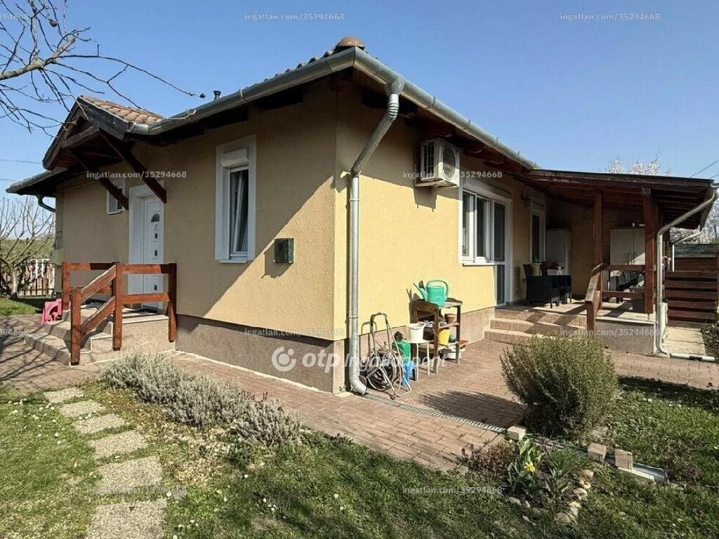 c3-1-name c2-2-name, Halásztelek