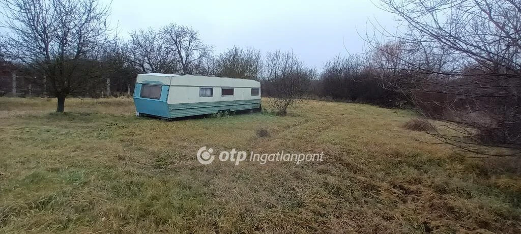 Eladó Telek, Baracska