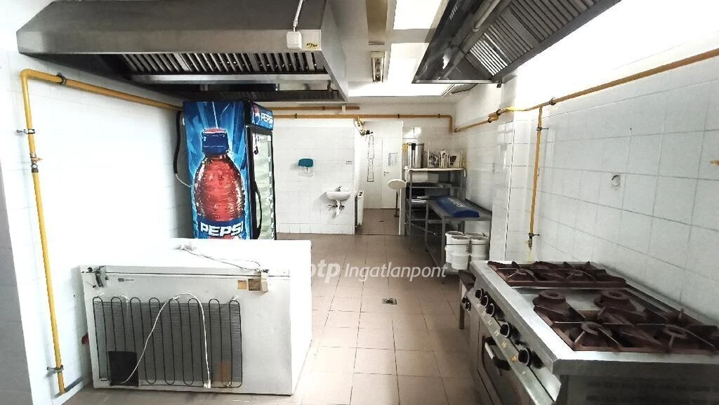 Eladó Műhely, Dunaújváros