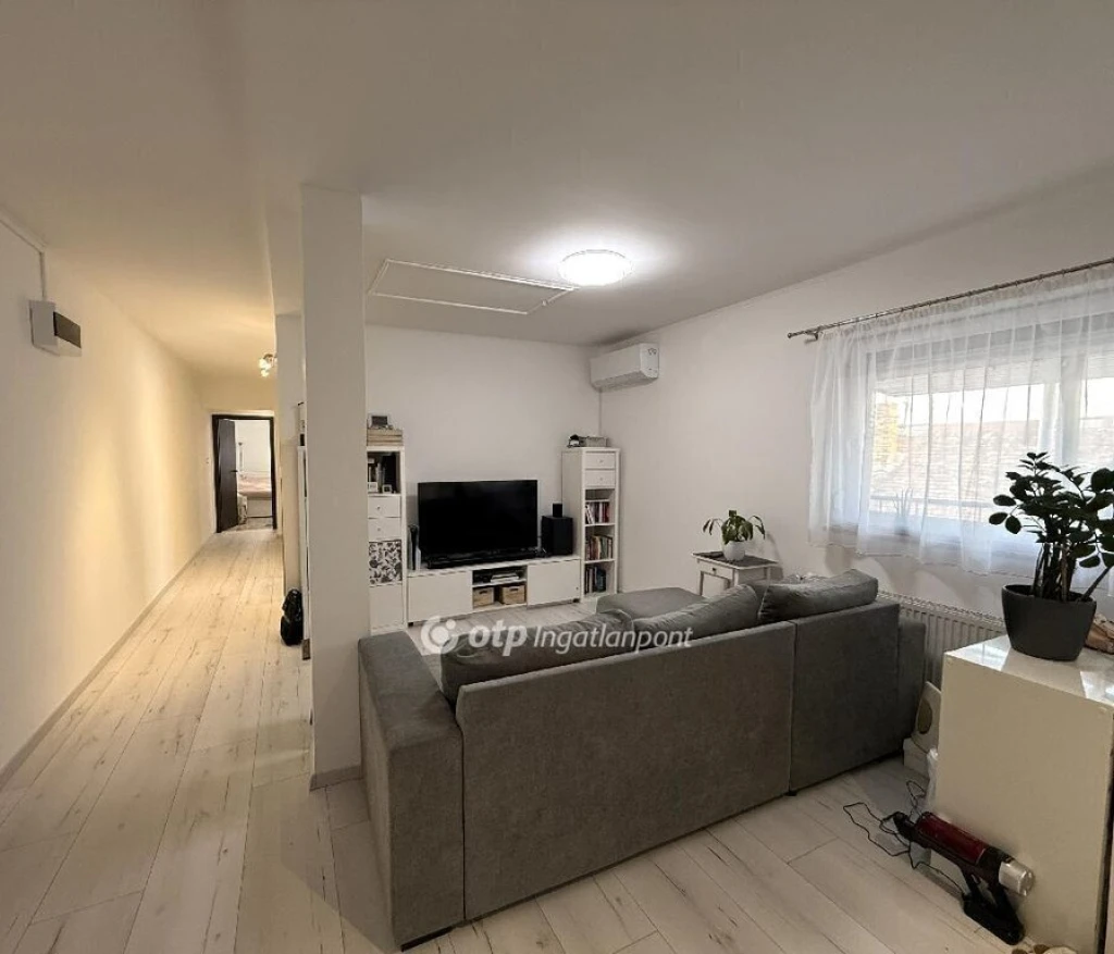 Eladó Lakás, Budaörs