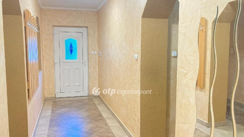 c3-2-name c2-1-name, Dunakeszi