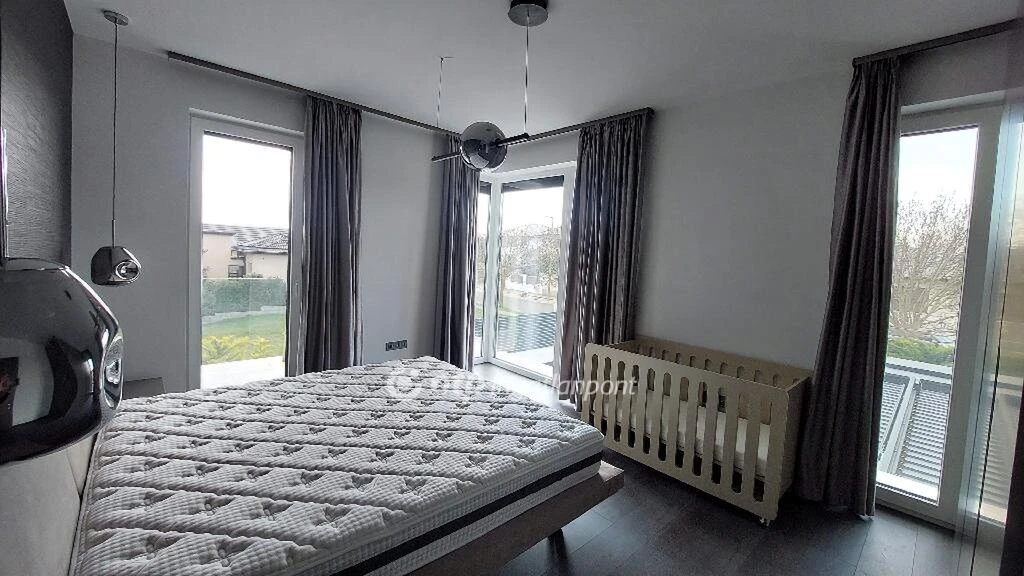 Kiadó Ház, Törökbálint