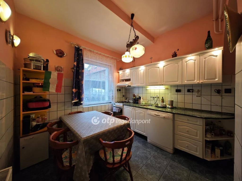 Eladó Ház, Budapest 15. ker.