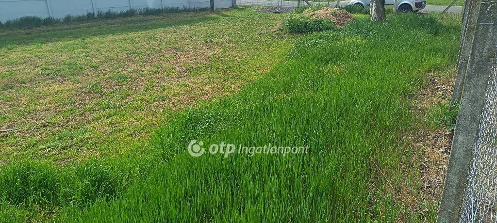 Eladó Telek, Áporka