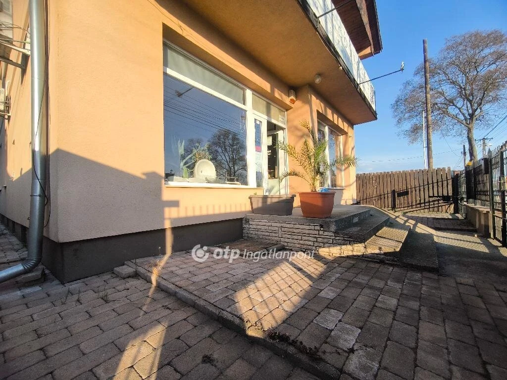 Eladó Üzlethelyiség, Budapest 18. ker.