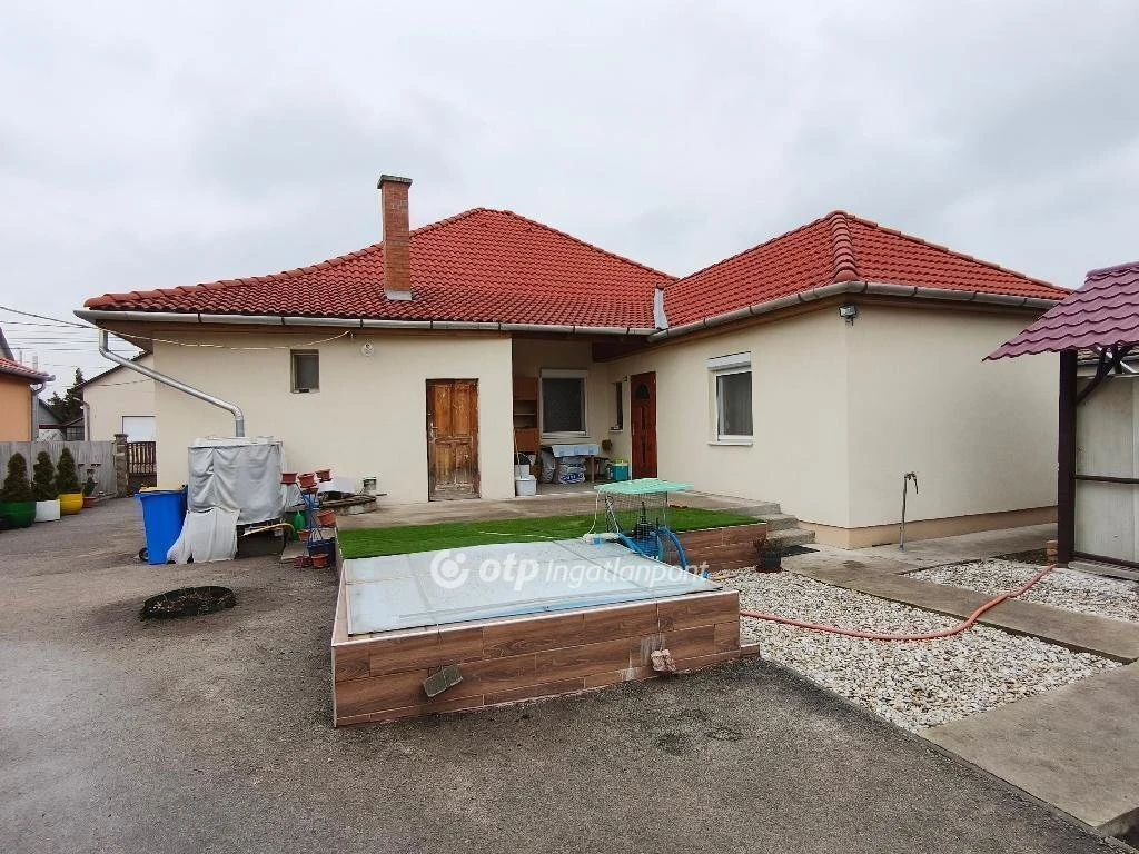 Eladó Ház, Üllő