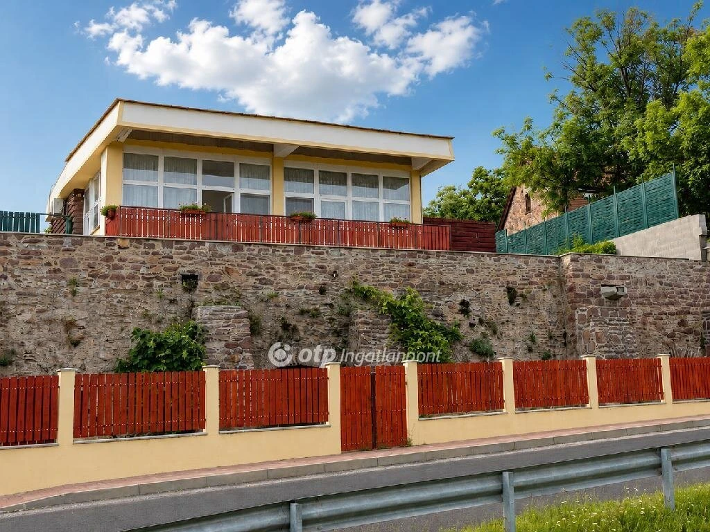 Eladó Étterem, Balatonszepezd