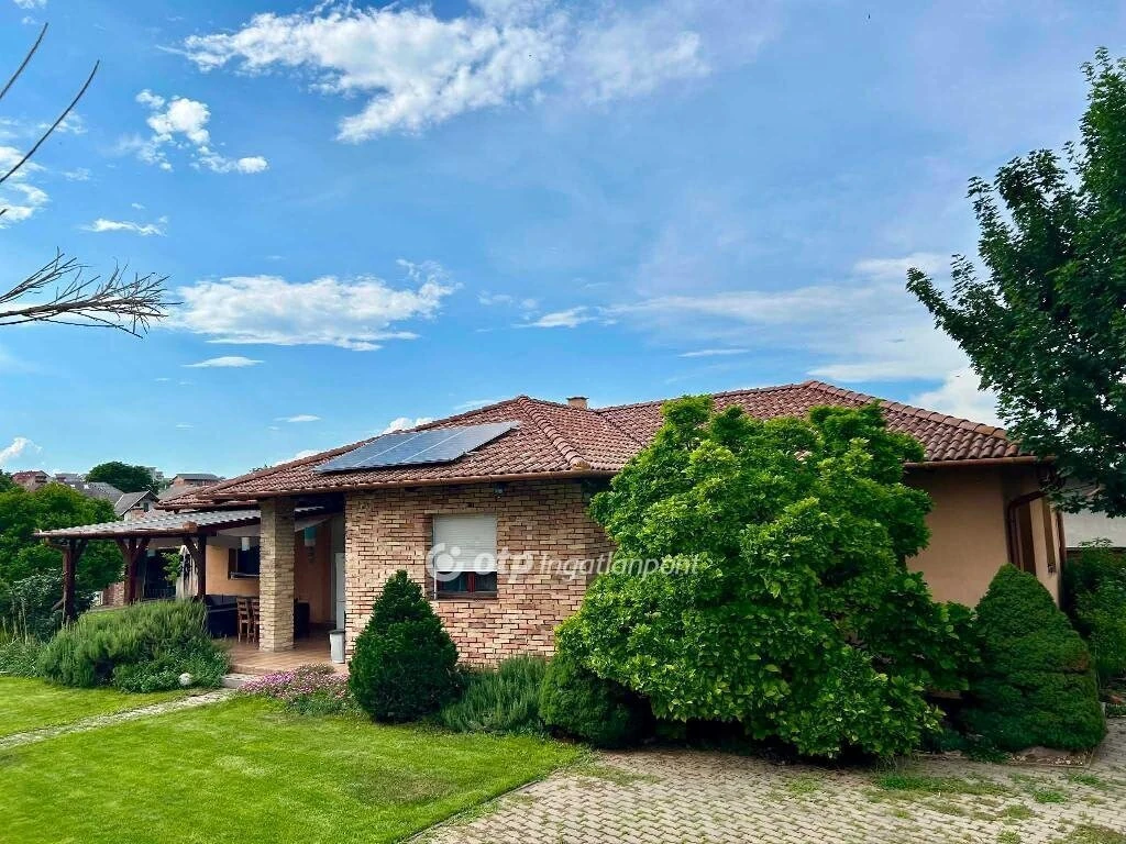 Eladó Ház, Gyöngyös