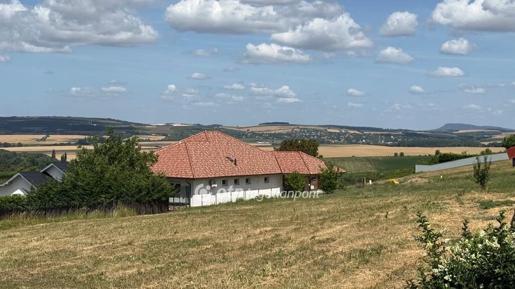 Eladó Telek, Budajenő