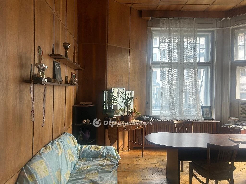 c3-1-name c2-68-name, Budapest V. kerület