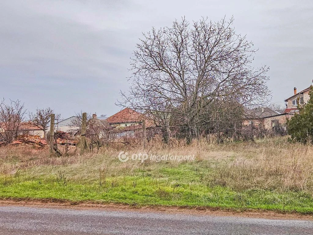 Eladó Telek, Seregélyes