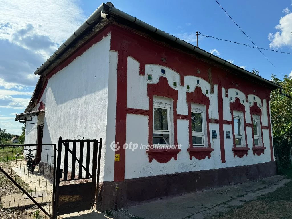 For sale house, Kunmadaras, Csendes